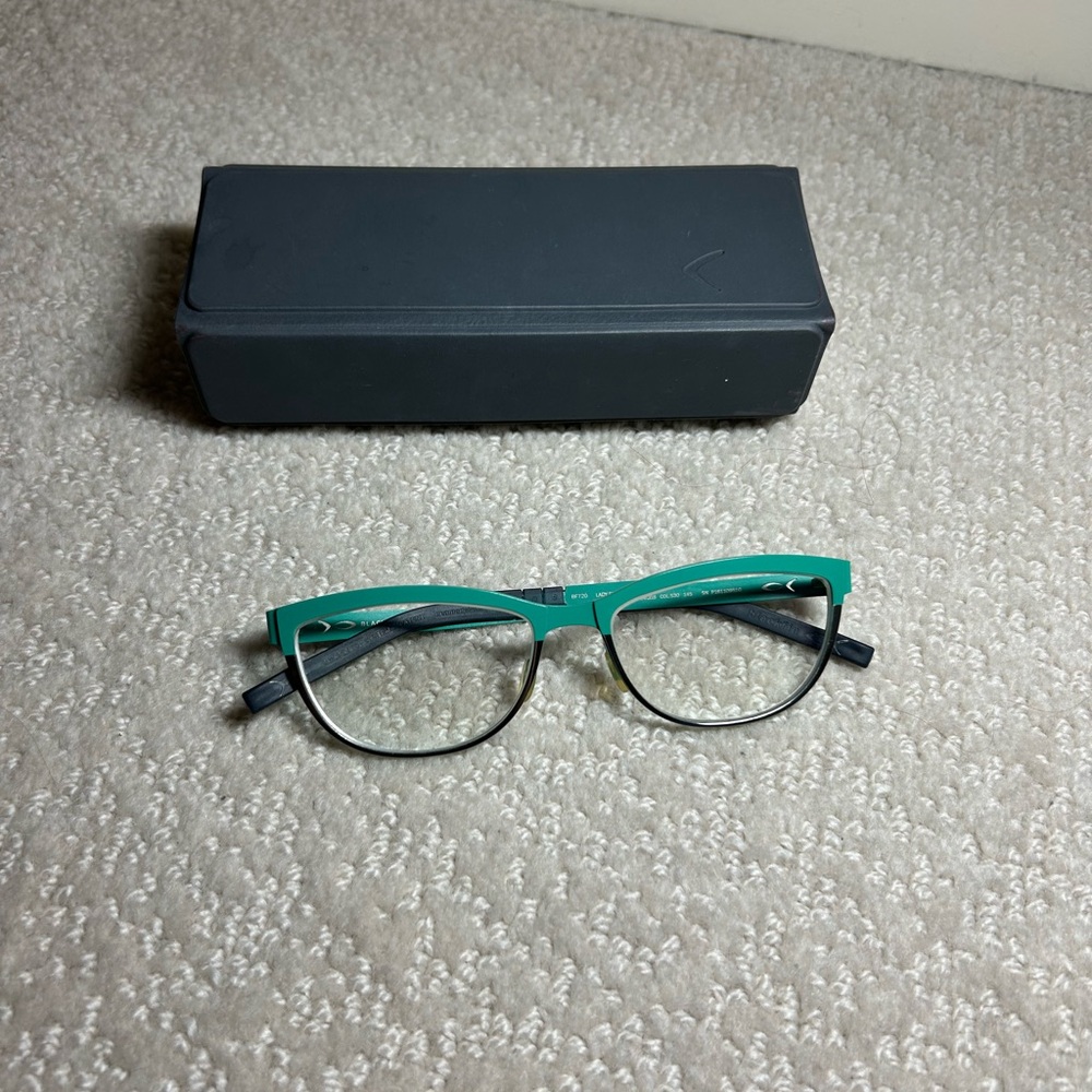 BlackFin Women’s Glasses